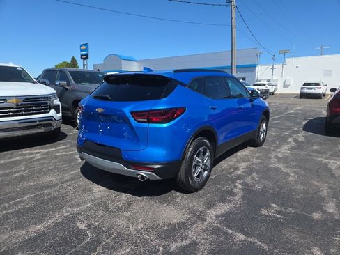 New 2026 Chevrolet Blazer LT w/ Convenience Package FWD image 8