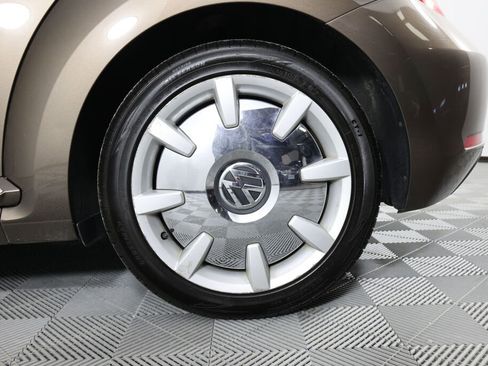 Used 2012 Volkswagen Beetle 2.5 FWD image 8