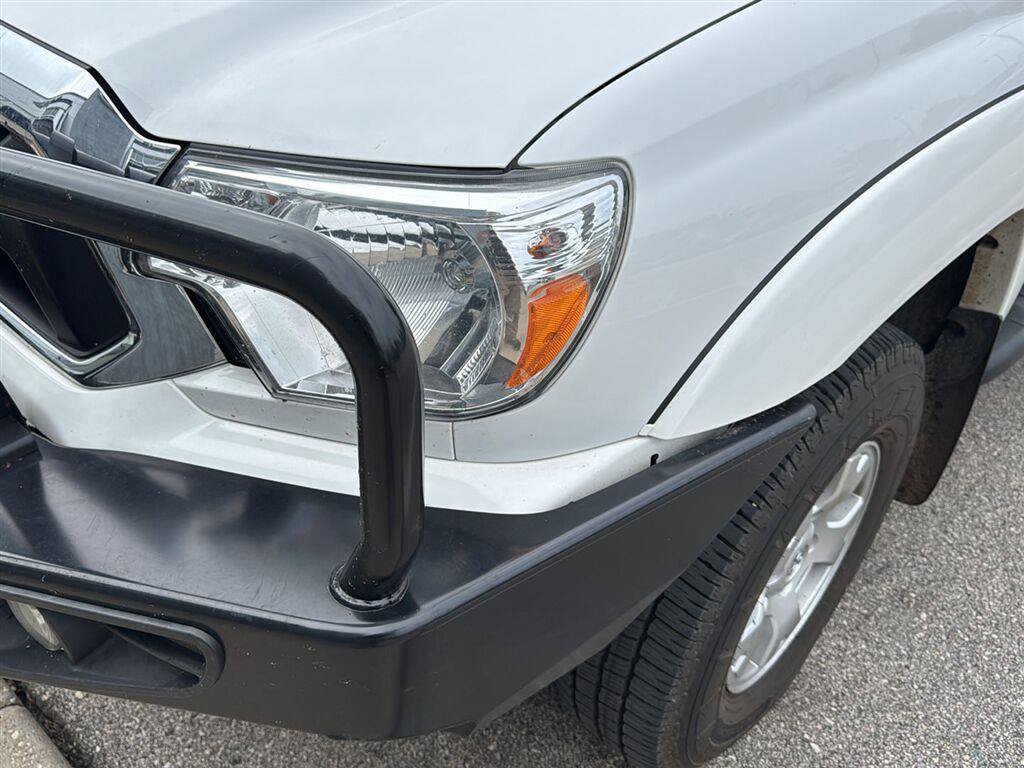 Used 2015 Toyota Tacoma 4x4 Double Cab w/ TRD Off-Road Package image 5