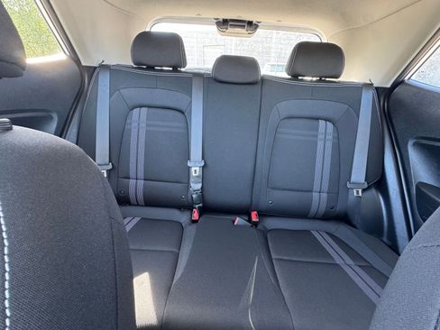 Used 2025 Hyundai Venue SEL image 38