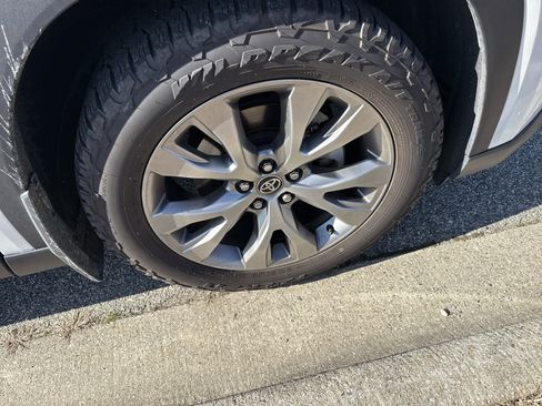 Used 2024 Toyota Grand Highlander Limited image 3