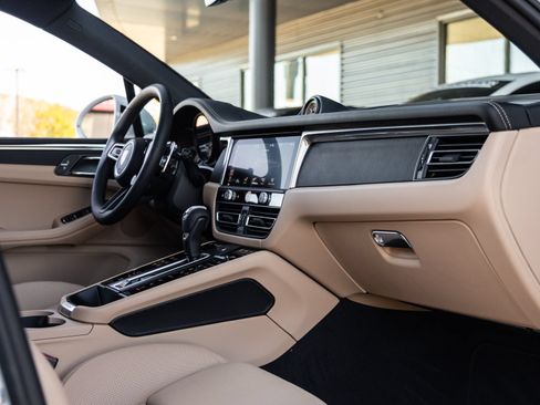 Certified 2026 Porsche Macan S AWD/4WD image 45