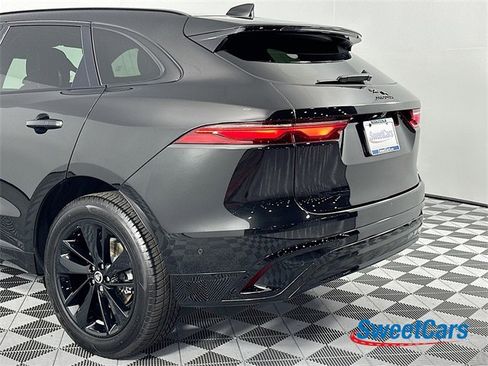 Used 2025 Jaguar F-PACE R-Dynamic S image 54