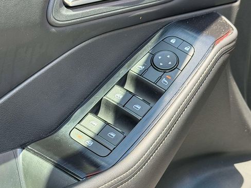 Used 2025 Nissan Rogue SV AWD/4WD image 25