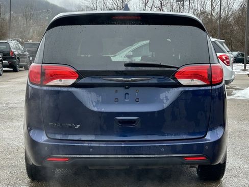 Used 2019 Chrysler Pacifica Touring Plus w/ Advanced Safetytec Group image 5