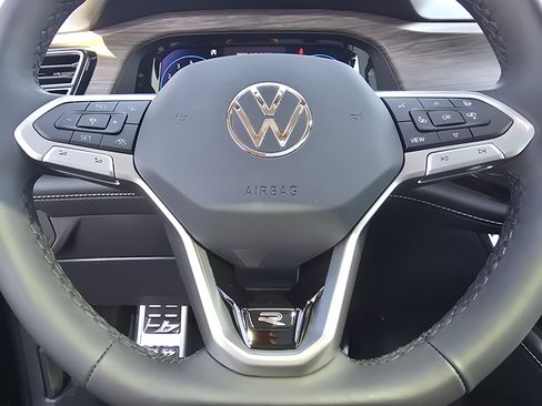 New 2026 Volkswagen Atlas SEL Premium R-Line image 22