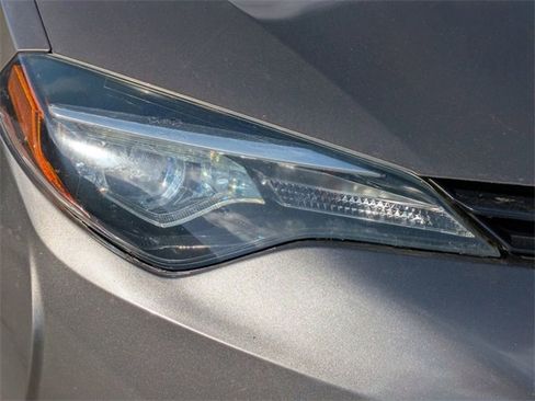 Used 2019 Toyota Corolla LE image 10