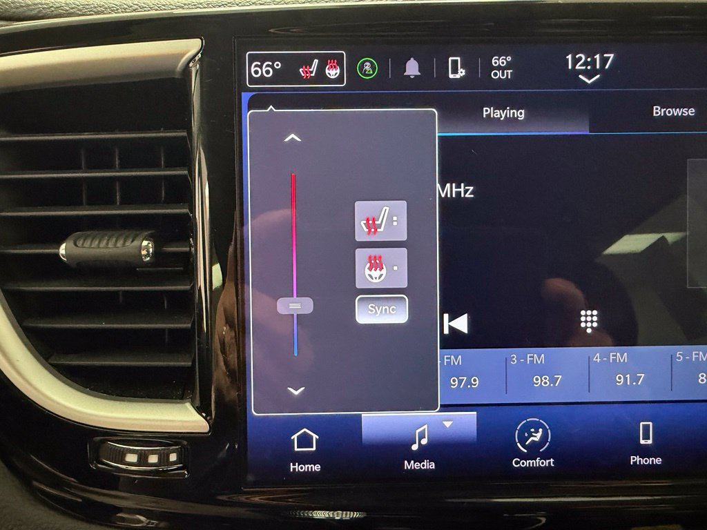 Used 2024 Chrysler Pacifica Touring-L FWD image 28