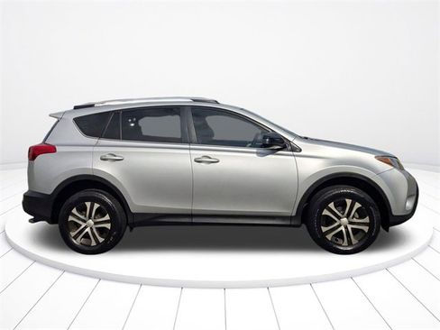 Used 2013 Toyota RAV4 LE image 2