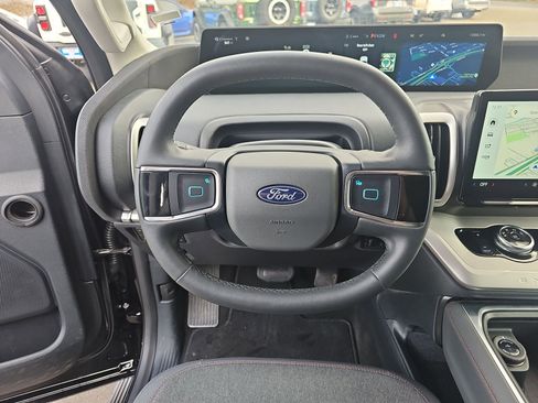 Used 2025 Ford Expedition Max Active image 12