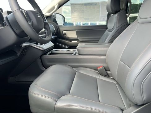 New 2025 Ford Expedition Max Active image 4