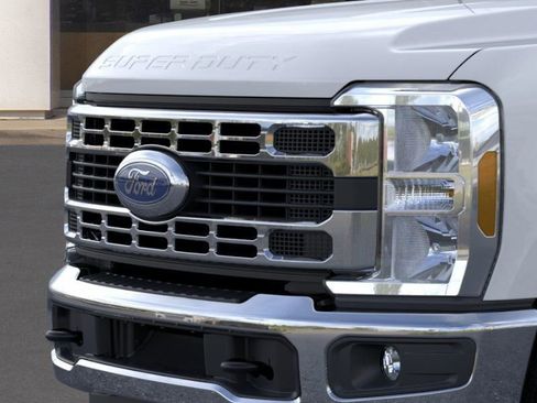 New 2025 Ford F350 XLT image 18