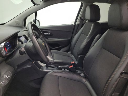 Used 2021 Chevrolet Trax LT w/ LT Convenience Package FWD image 17