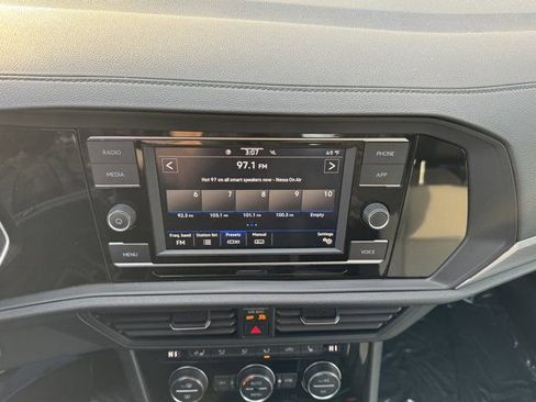 Used 2020 Volkswagen Jetta R-Line w/ R-Line Cold Weather Package image 17