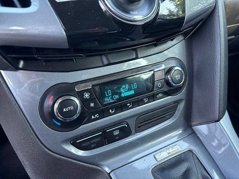Used 2013 Ford Focus Titanium FWD image 10