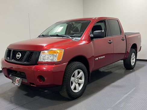 Used 2015 Nissan Titan S image 1
