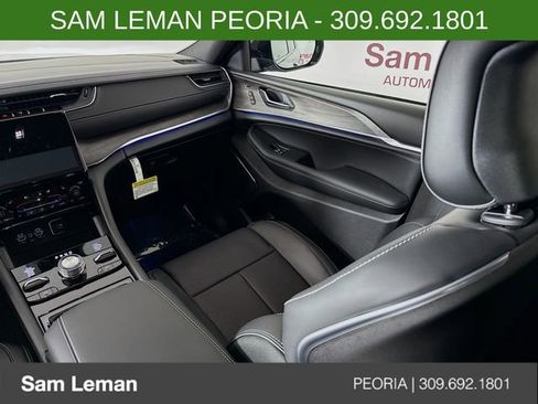 New 2025 Jeep Grand Cherokee Overland w/ Luxury Tech Group IV image 24