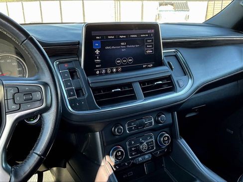 Used 2021 Chevrolet Suburban Z71 w/ Max Trailering Package image 4