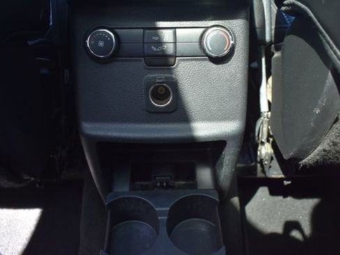 Used 2017 Ford Explorer XLT w/ Equipment Group 202A AWD/4WD image 37