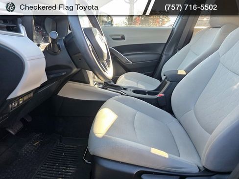 Used 2023 Toyota Corolla Cross LE image 9