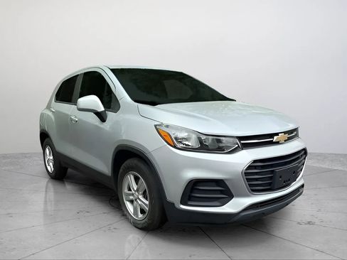 Used 2020 Chevrolet Trax LS w/ Tint and Cruise Package FWD image 22