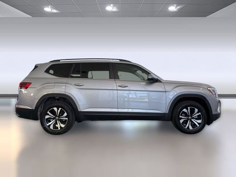 New 2026 Volkswagen Atlas SE FWD image 8