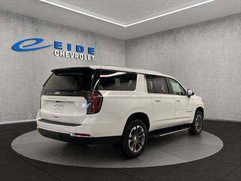 New 2026 Chevrolet Suburban LS AWD/4WD image 8