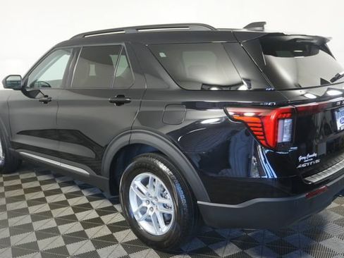 Certified 2025 Ford Explorer Active AWD/4WD image 5