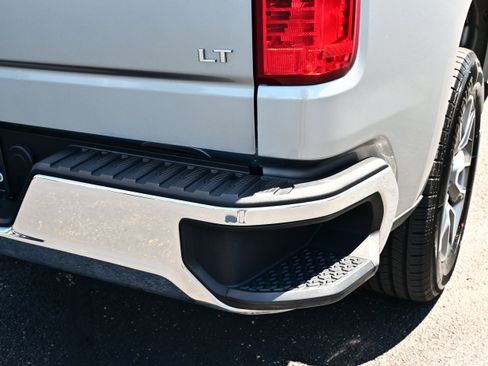 Used 2024 Chevrolet Silverado 1500 LT AWD/4WD image 9