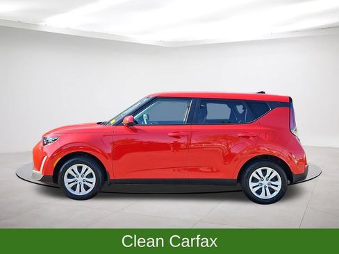 Used 2025 Kia Soul LX FWD image 4