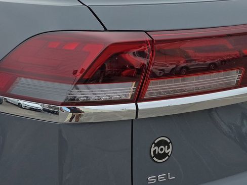 New 2026 Volkswagen Atlas Cross Sport SEL Premium R-Line AWD/4WD image 9
