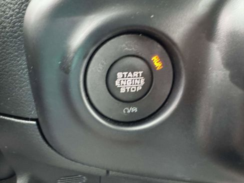 Used 2022 Jeep Wrangler Unlimited Sport image 27