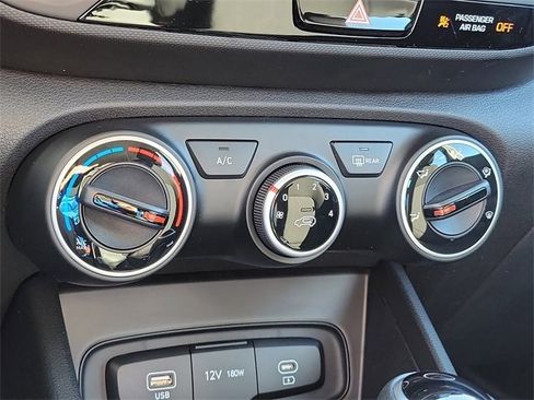 New 2026 Hyundai Venue SE image 9