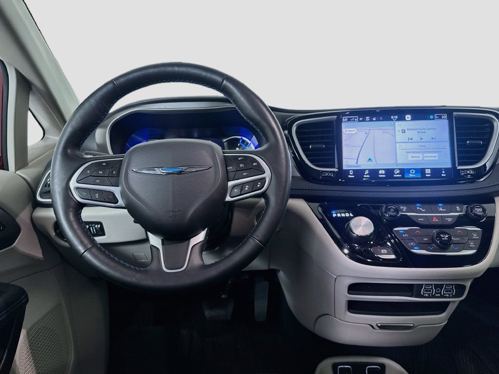 Used 2021 Chrysler Pacifica Touring-L FWD image 22