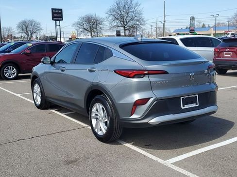 Used 2025 Buick Envista Preferred w/ Convenience II Package FWD image 5