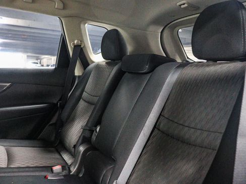Used 2017 Nissan Rogue S FWD image 18