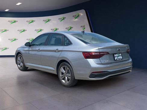 Used 2022 Volkswagen Jetta SE FWD image 6