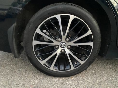 Used 2019 Toyota Camry SE image 8