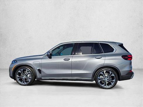 New 2026 BMW X5 xDrive50e w/ Parking Assistance Package image 5