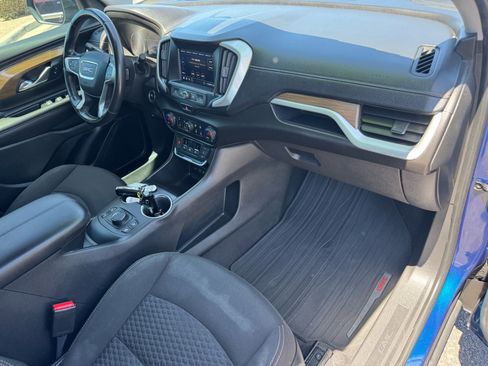Used 2020 GMC Terrain SLE w/ Driver Convenience Package image 10