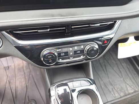 Certified 2024 Buick Envista Sport Touring w/ Convenience I Package FWD image 21