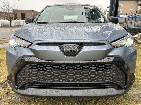 Used 2025 Toyota Corolla Cross AWD Hybrid image 13