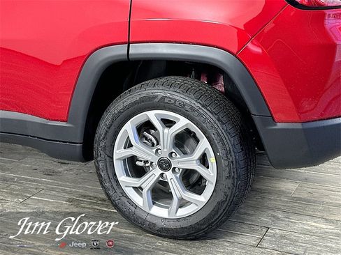 New 2026 Jeep Compass Latitude image 12