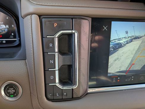 Certified 2023 GMC Yukon XL Denali w/ Denali Reserve Package AWD/4WD image 18