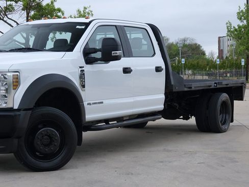 Used 2019 Ford F550 4x4 Crew Cab Super Duty w/ Power Equipment Group image 9