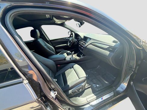 Used 2018 BMW X4 M40i image 31