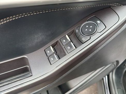 Used 2020 Ford Explorer XLT w/ Equipment Group 202A image 24