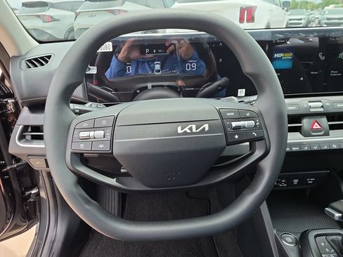 New 2026 Kia K4 FWD image 28