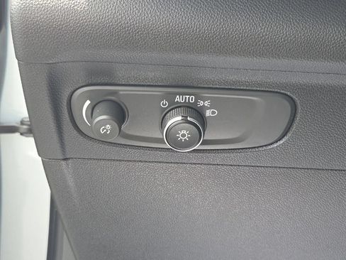 Used 2023 Buick Envision Preferred AWD/4WD image 29