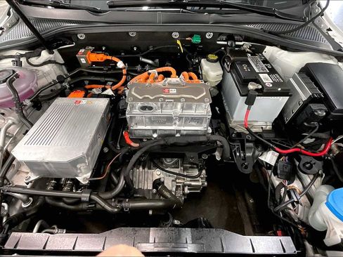 Used 2019 Volkswagen e-Golf SE w/ Driver Assistance Package image 14